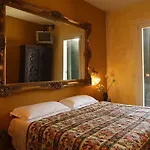 Hotell Dori 3*